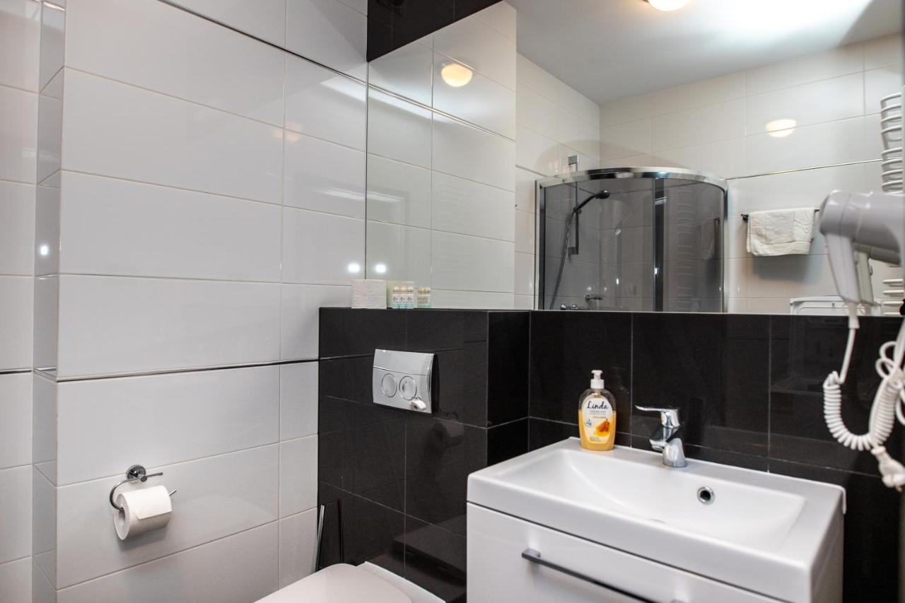 Apartamenty Brzezinski Września Buitenkant foto