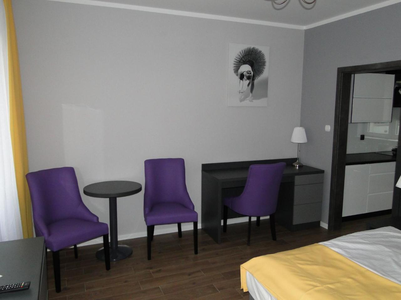 Apartamenty Brzezinski Września Buitenkant foto